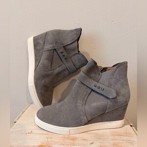 Paolo Gray Suede Wedge Ankle Boots 6m